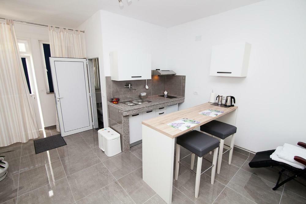 Apartments Flora Medulin Extérieur photo
